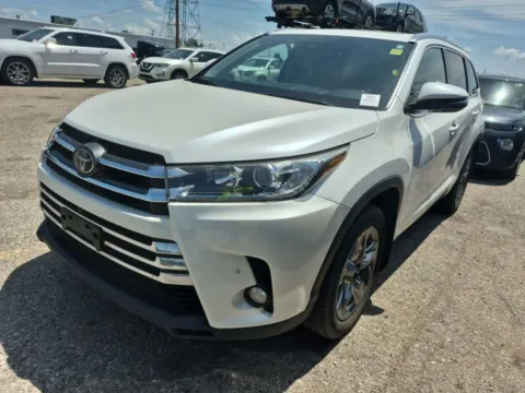 White 2017 Toyota Highlander Limited for sale in Spring Lake, MI