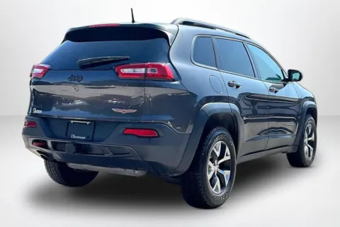More photos of 2016 Jeep Cherokee Trailhawk at Lakeside Automotive Group, MI