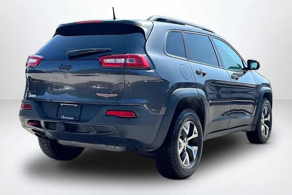 Jeep Cherokee photo 5
