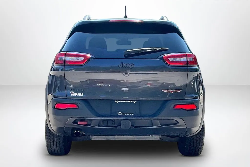 Jeep Cherokee photo 6