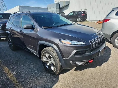 More photos of 2016 Jeep Cherokee Trailhawk at Lakeside Automotive Group, MI