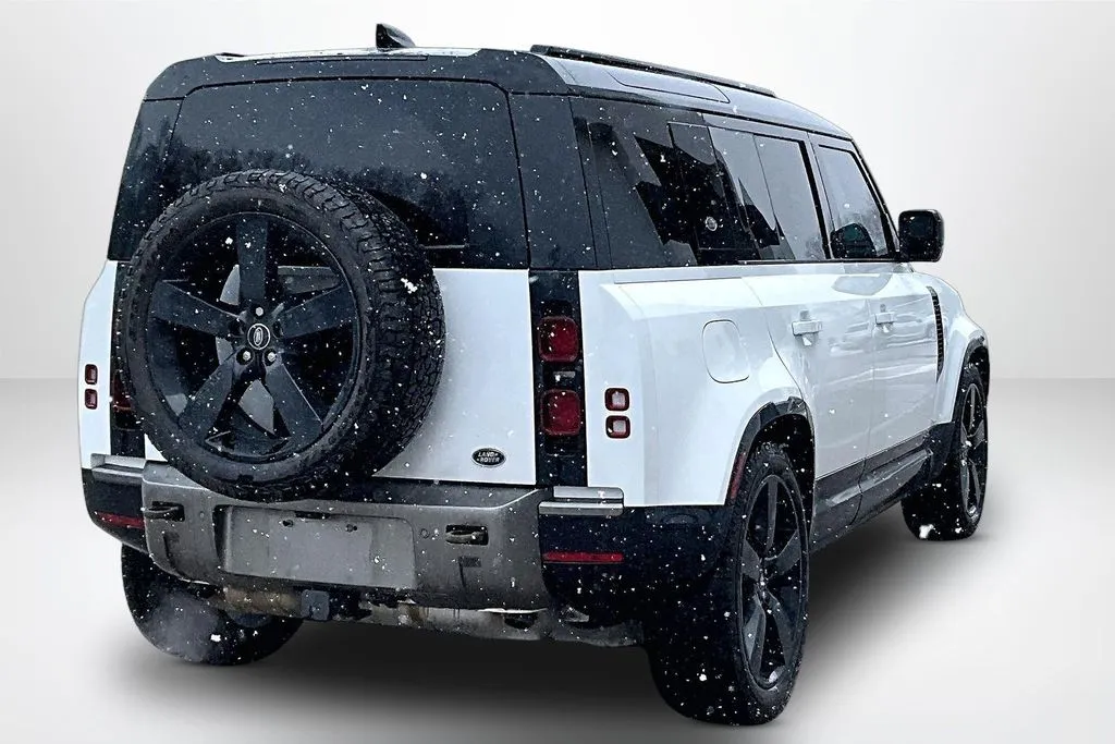 Land Rover Defender photo 5