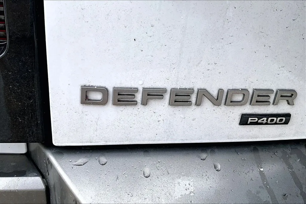 Land Rover Defender photo 24