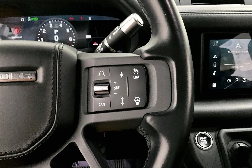 Land Rover Defender photo 12