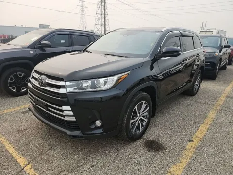 Black 2019 Toyota Highlander SE for sale in Spring Lake, MI