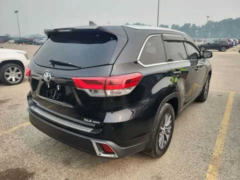 Another view of 2019 Toyota Highlander SE for sale in Spring Lake, MI at Lakeside Automotive Group