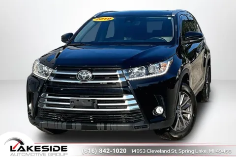 Black 2019 Toyota Highlander SE for sale in Spring Lake, MI