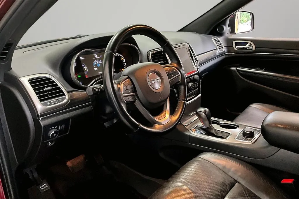 Jeep Grand Cherokee photo 17