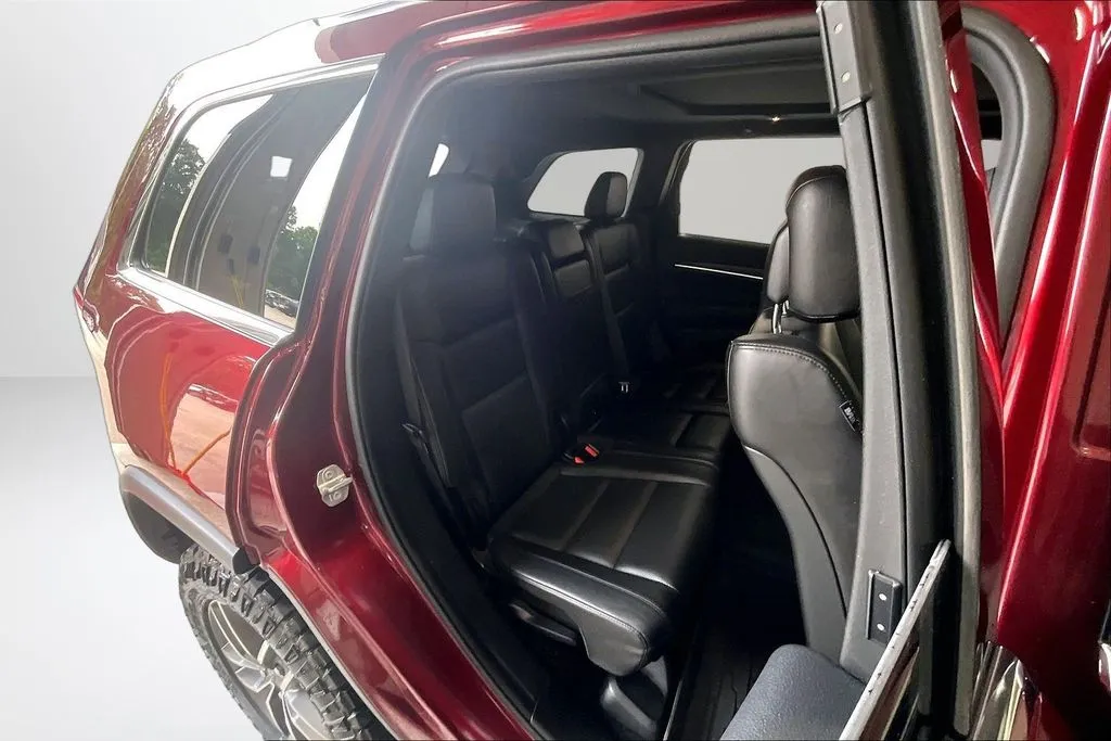 Jeep Grand Cherokee photo 25