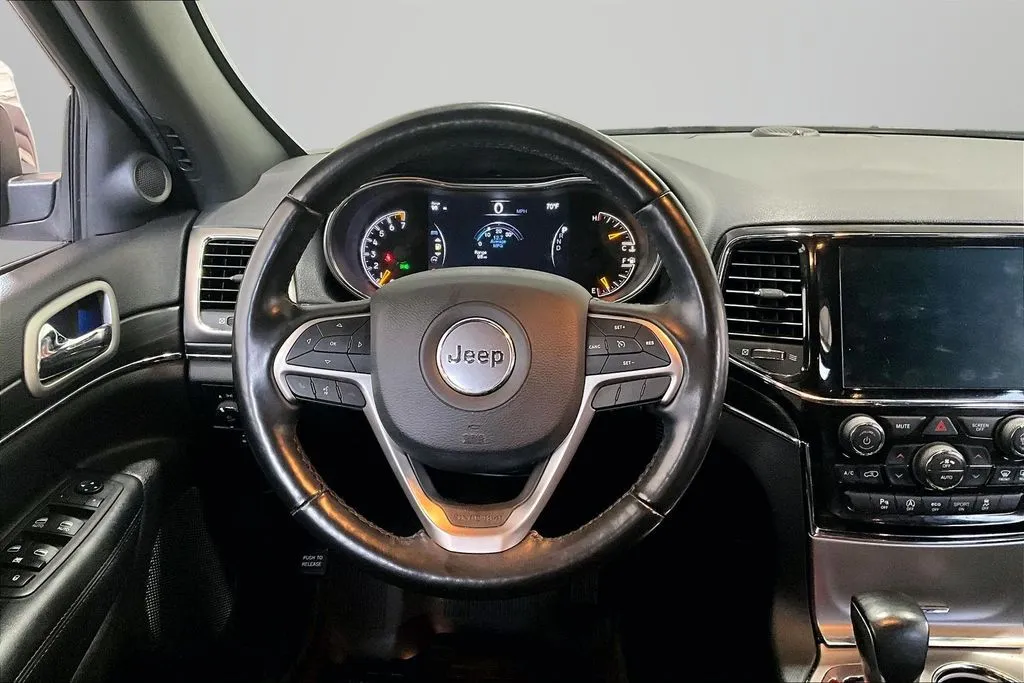 Jeep Grand Cherokee photo 8
