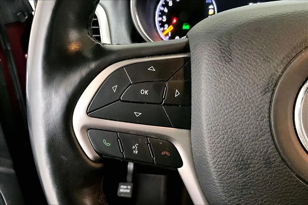 Jeep Grand Cherokee photo 11