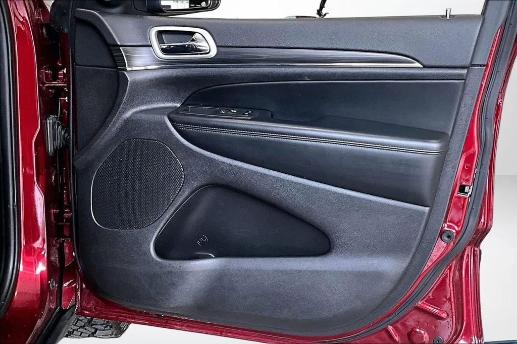 Jeep Grand Cherokee photo 28