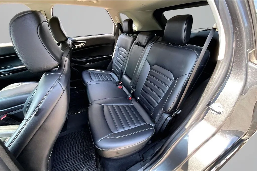 Ford Edge photo 22