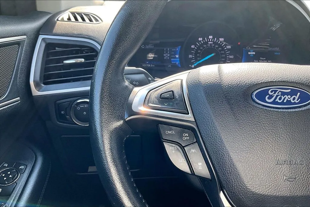 Ford Edge photo 11