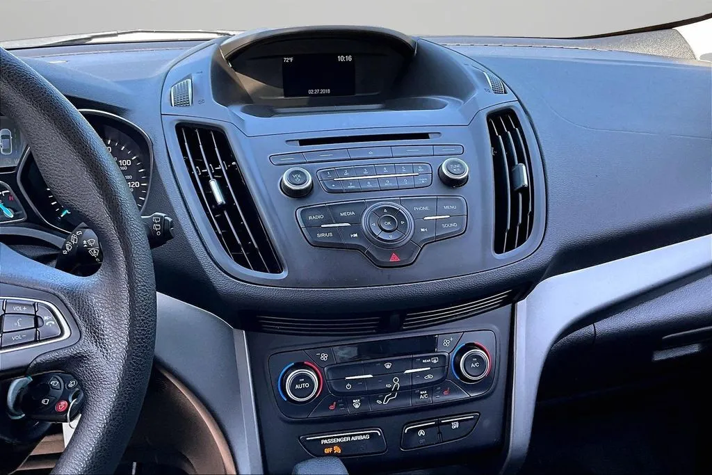 Ford Escape photo 9