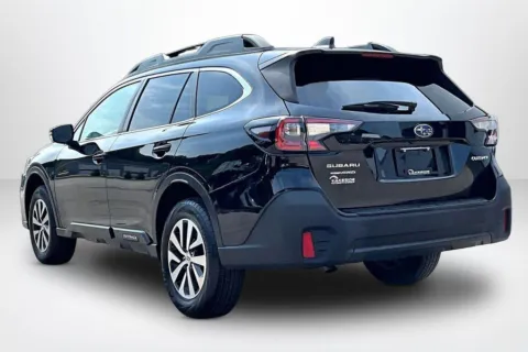 More photos of 2022 Subaru Outback Premium at Lakeside Automotive Group, MI