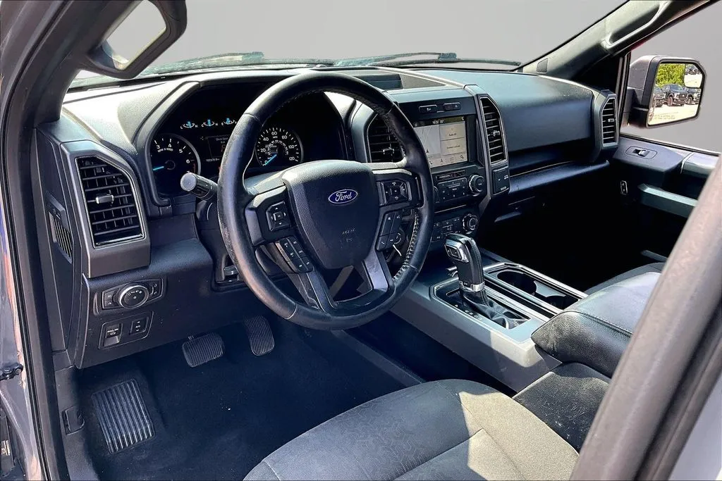Ford F-150 photo 18