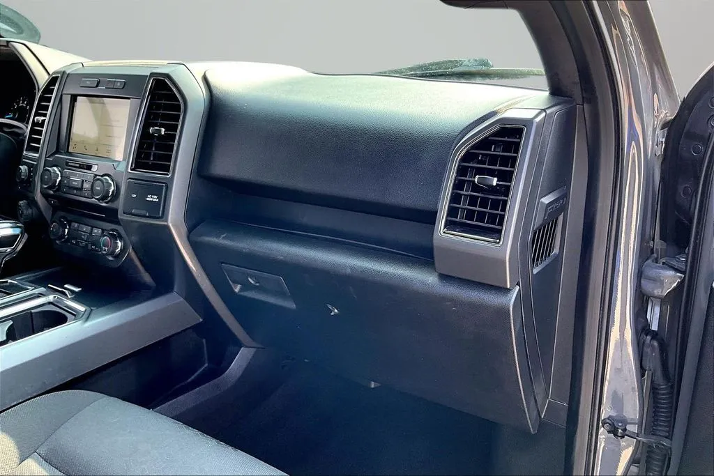 Ford F-150 photo 27
