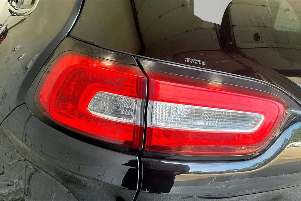 Jeep Cherokee photo 23