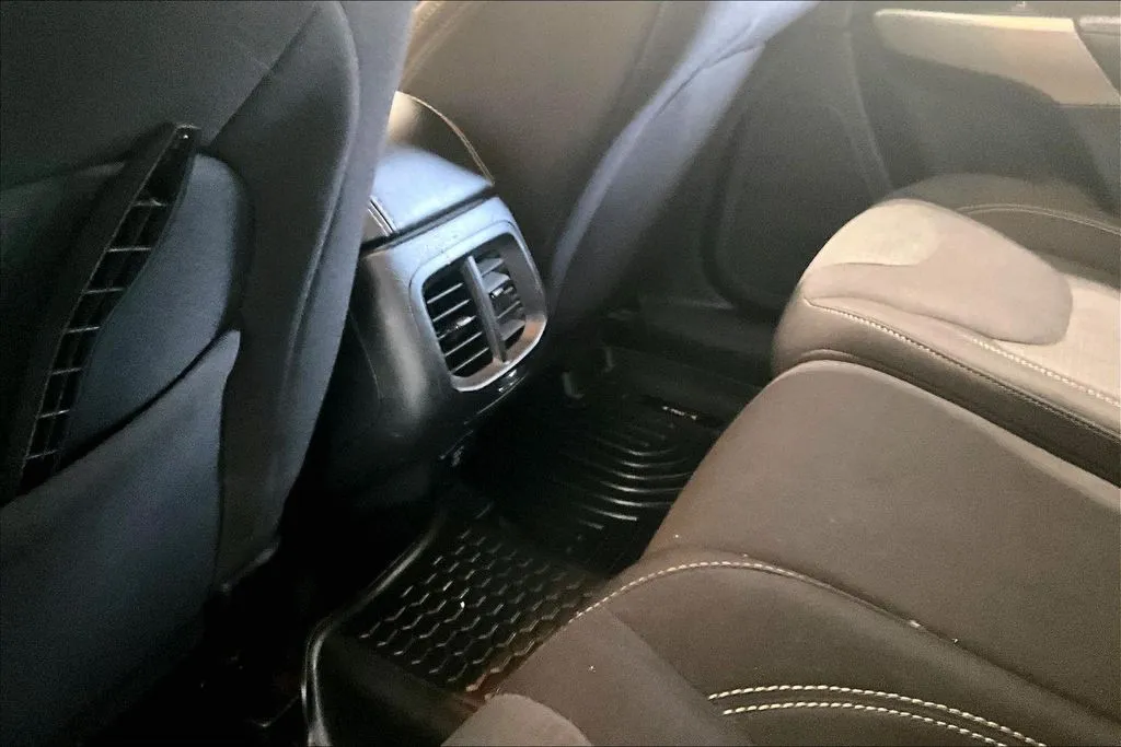 Jeep Cherokee photo 10