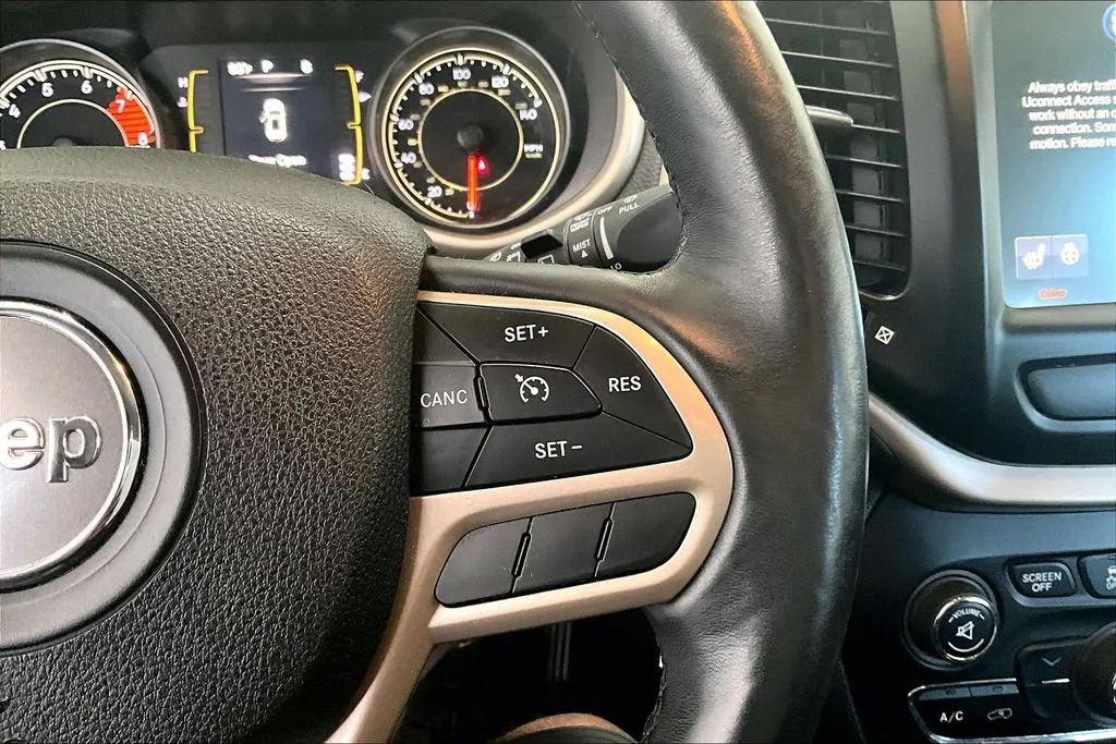 Jeep Cherokee photo 12