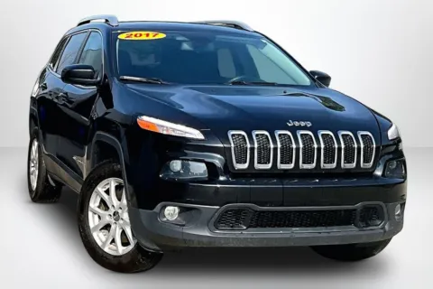 Another view of 2017 Jeep Cherokee Latitude for sale in Spring Lake, MI at Lakeside Automotive Group