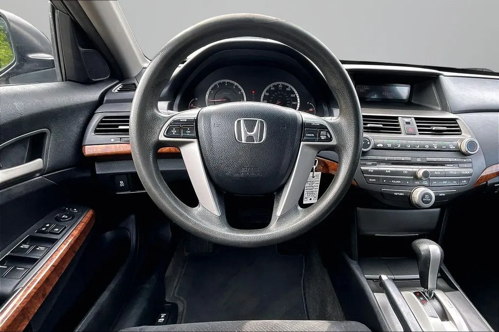 Honda Accord photo 8
