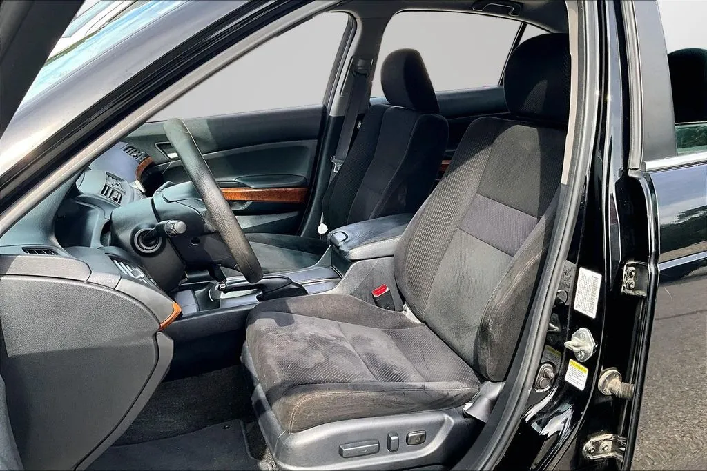 Honda Accord photo 20