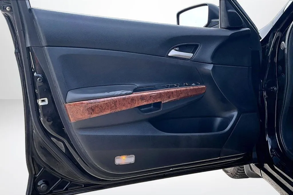 Honda Accord photo 19