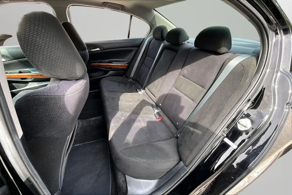 Honda Accord photo 21