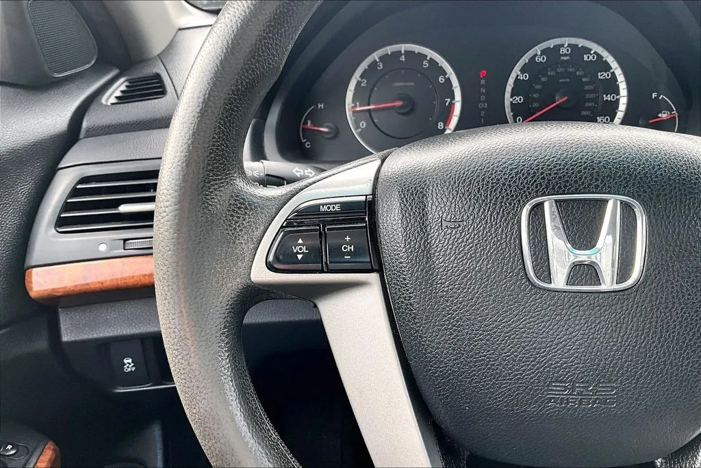 Honda Accord photo 11