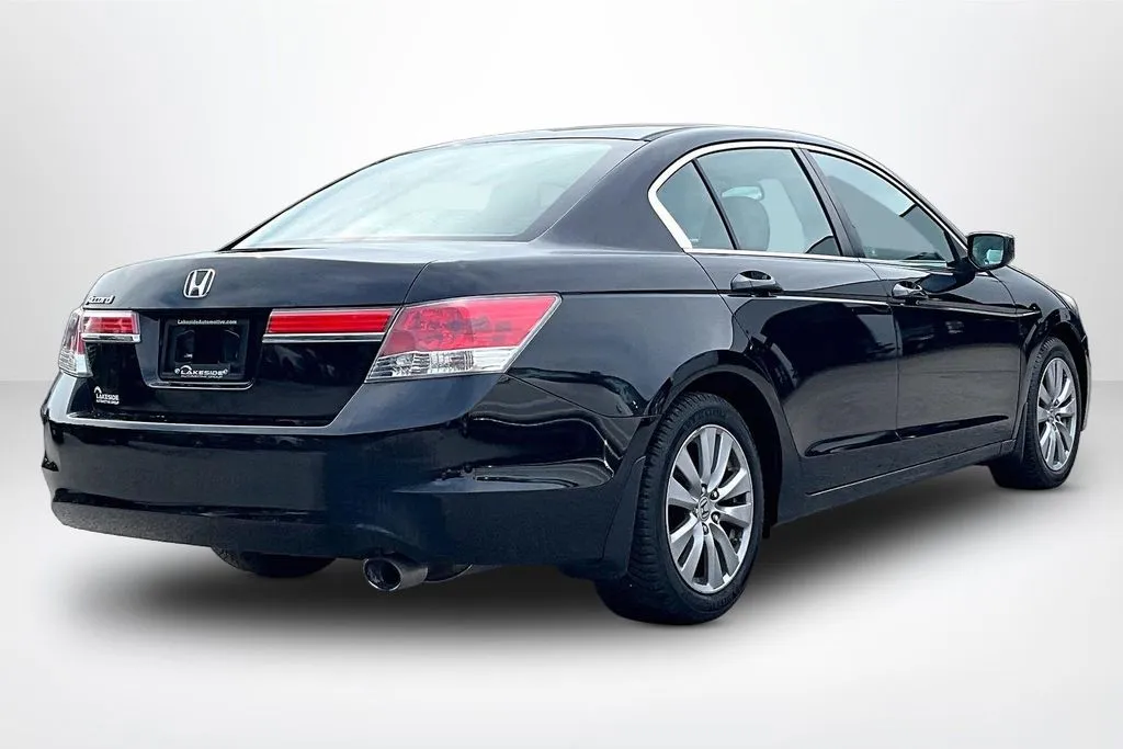 Honda Accord photo 5