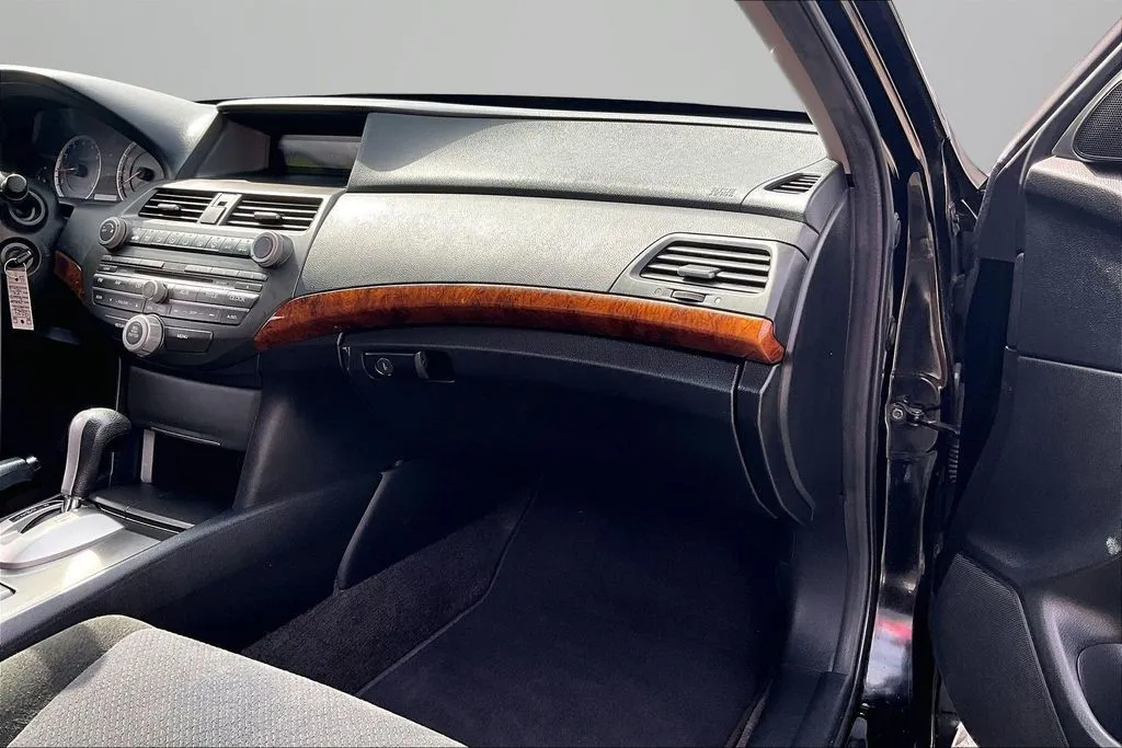 Honda Accord photo 25