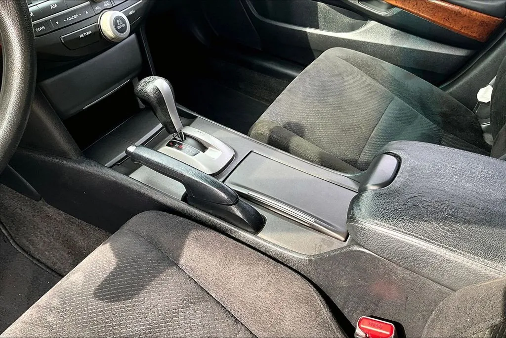 Honda Accord photo 17