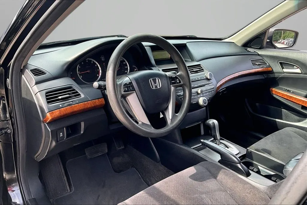 Honda Accord photo 16