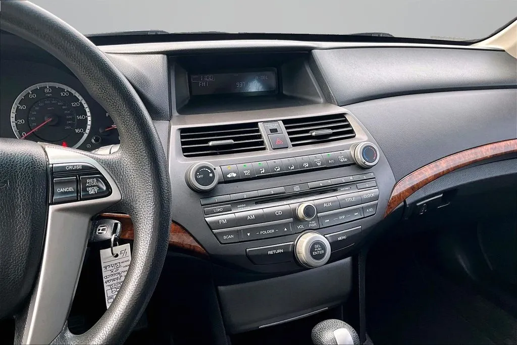 Honda Accord photo 9
