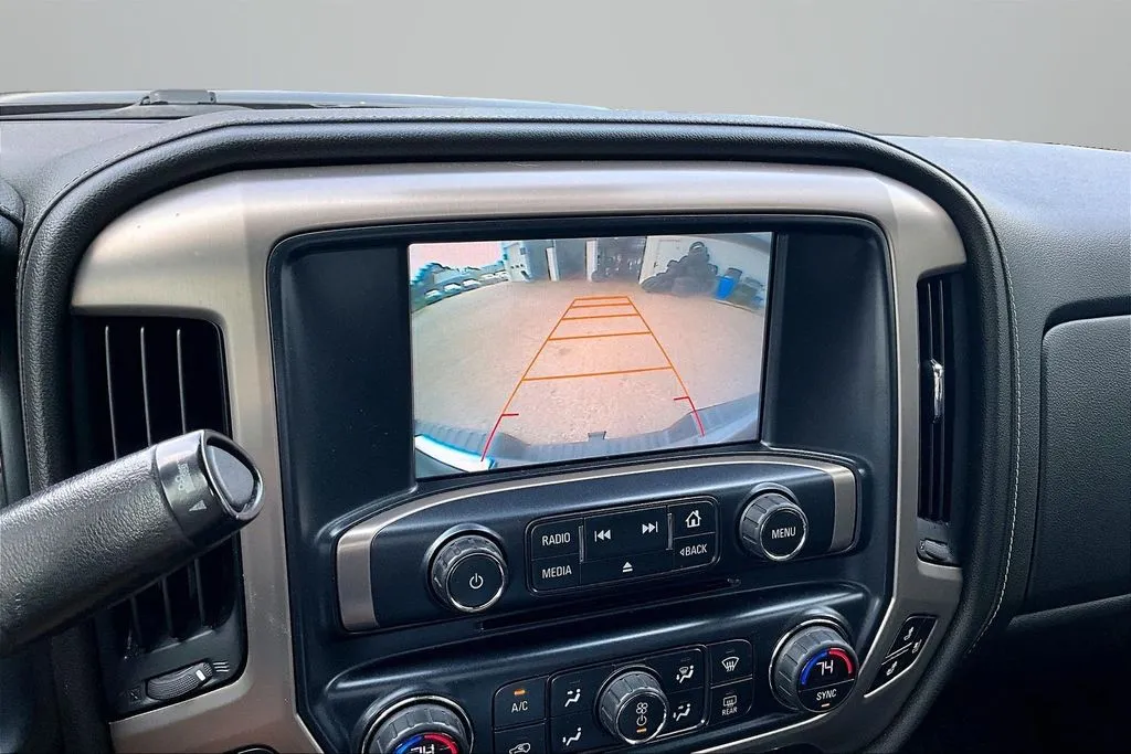 GMC Sierra photo 14