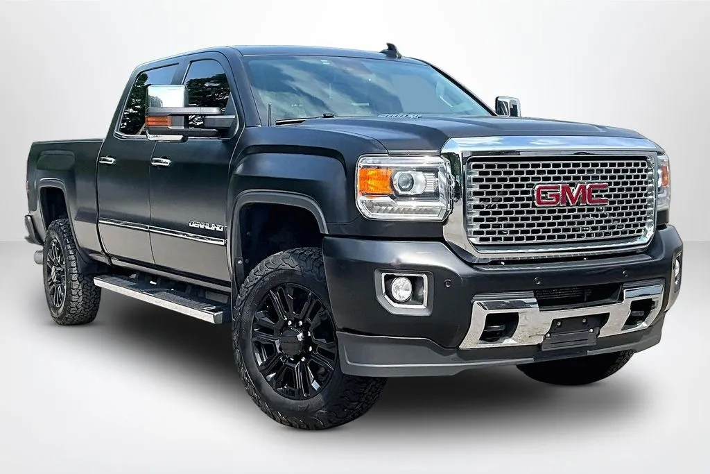 GMC Sierra photo 3