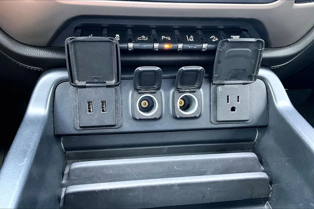 GMC Sierra photo 16