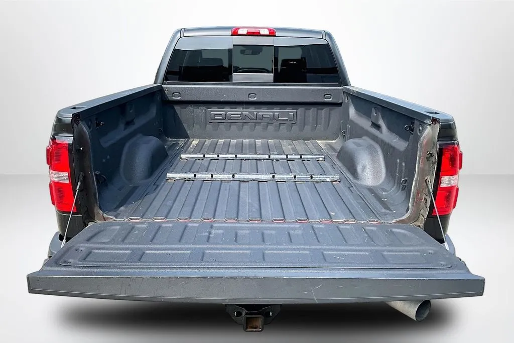 GMC Sierra photo 7