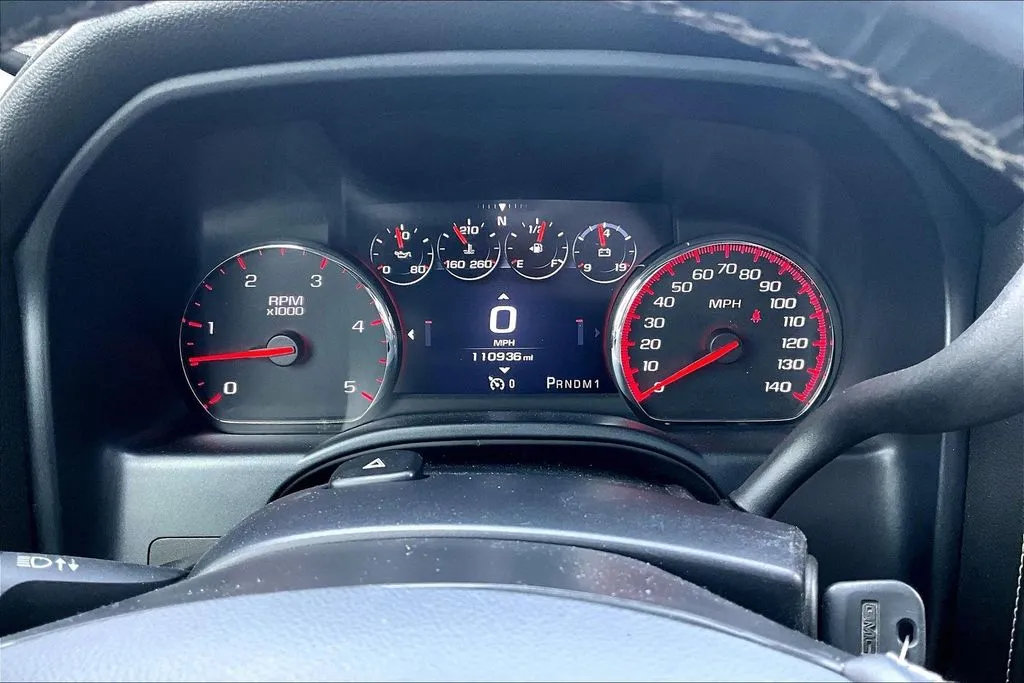 GMC Sierra photo 13