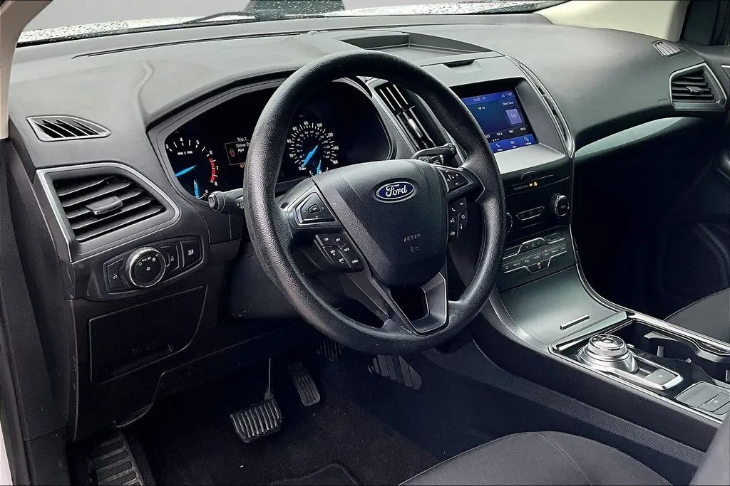 Ford Edge photo 17