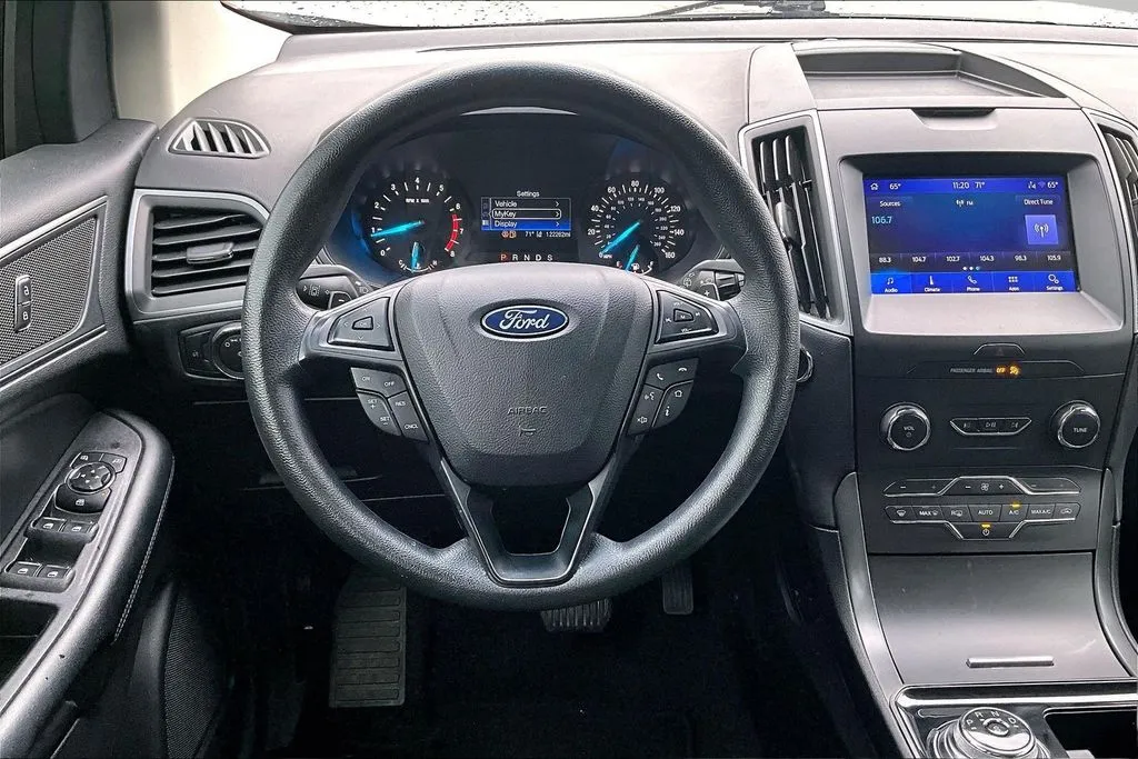 Ford Edge photo 8