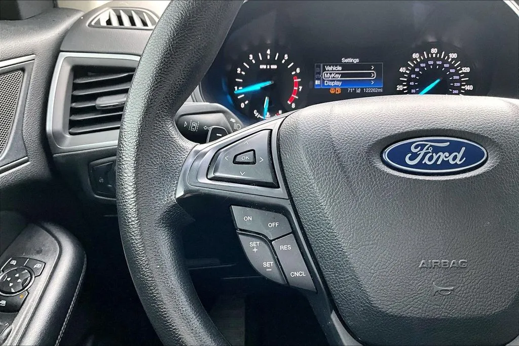 Ford Edge photo 11