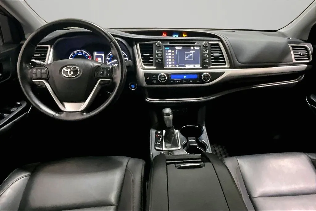 Toyota Highlander photo 7