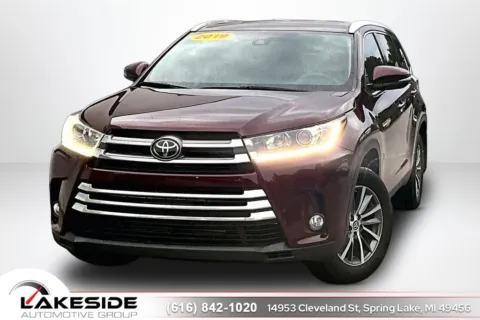 Red 2019 Toyota Highlander SE for sale in Spring Lake, MI