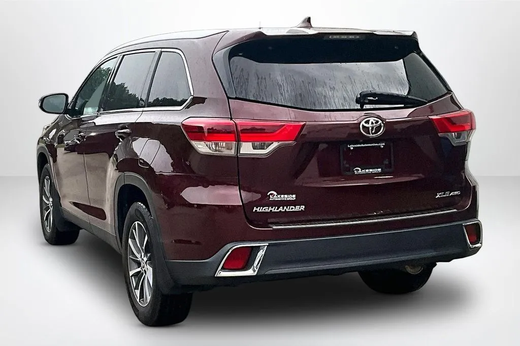 Toyota Highlander photo 4