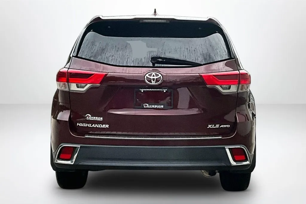 Toyota Highlander photo 6