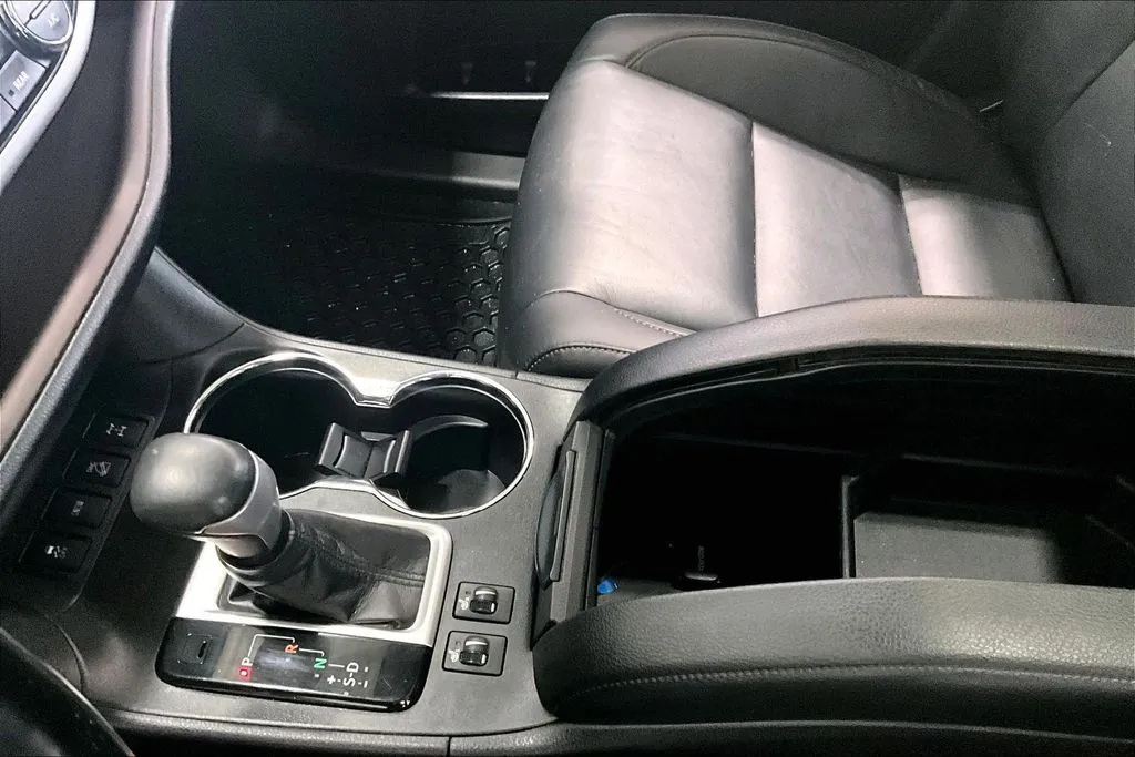 Toyota Highlander photo 18