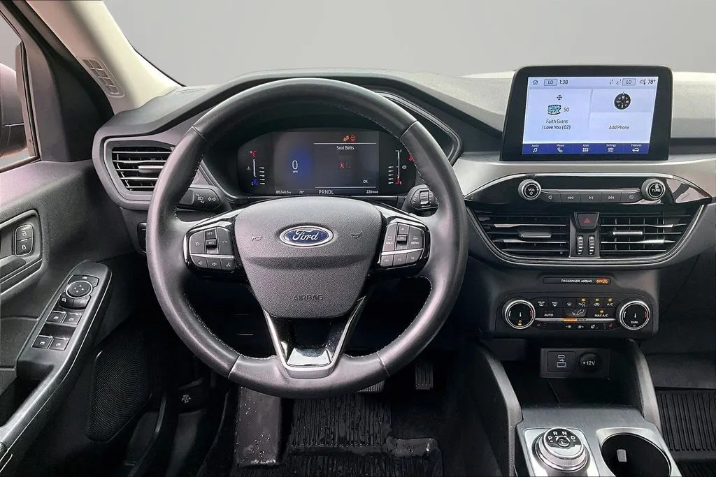 Ford Escape photo 8